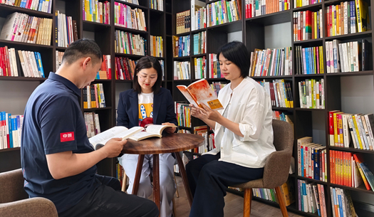 翻開“城發”這本書，每一頁，都是鄭州的煙火與遠方